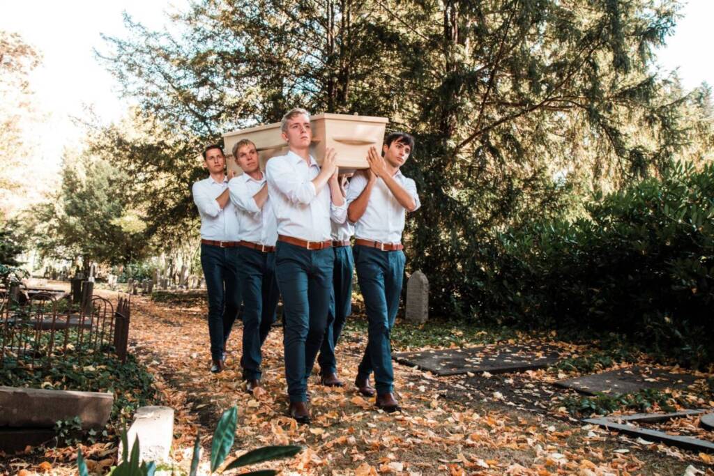 Dragers casual uitvaart Rhenen begrafenis Rhenen, Ede, Veenendaal, Wageningen, Kesteren, Opheusden